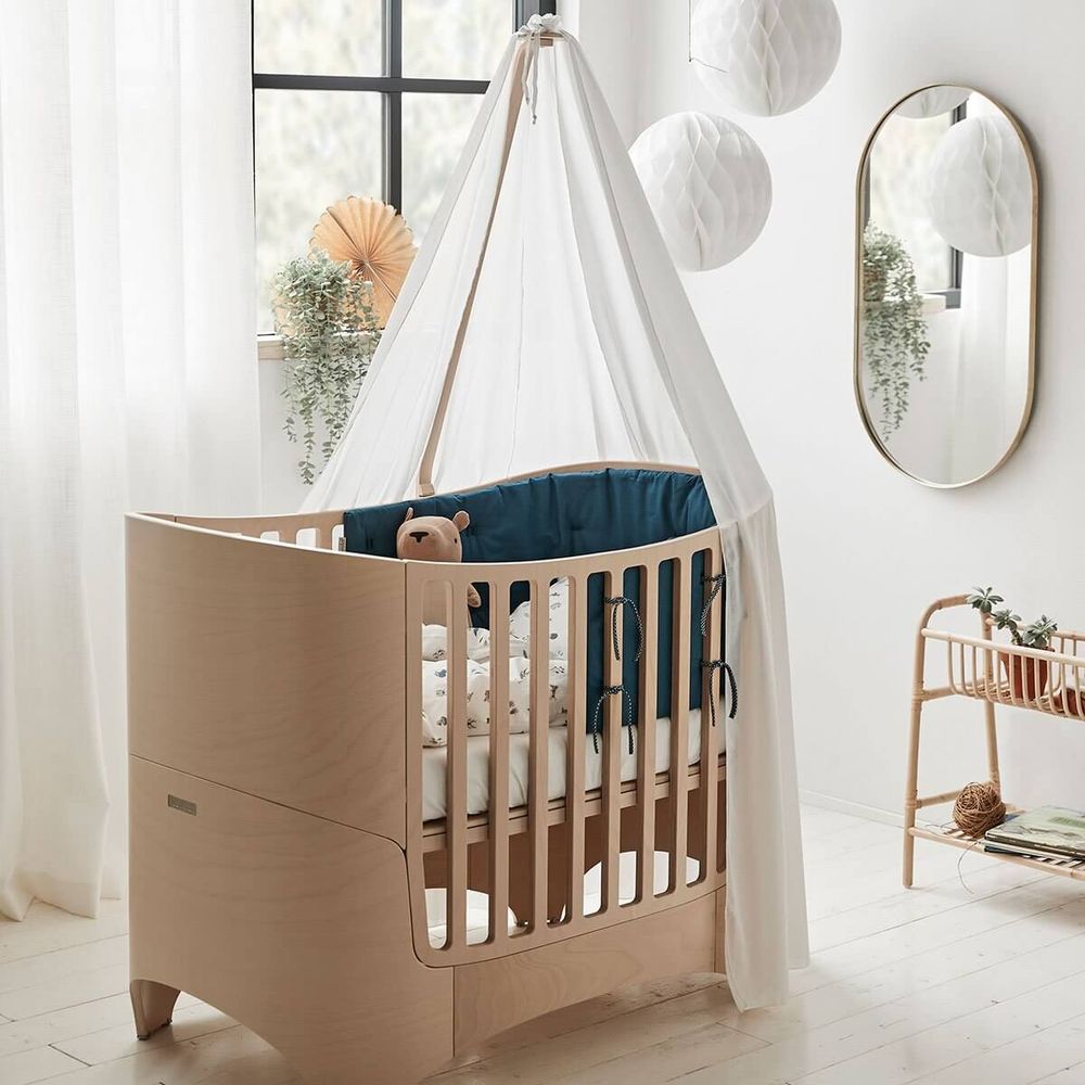 Leander Classic Kantbeskyttelse til Babyseng mørkeblå