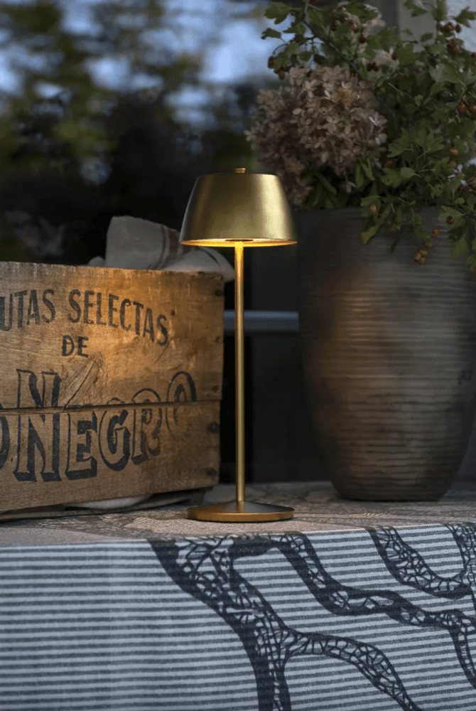 Trend Collection Eze USB Bordlampe Matt Messing