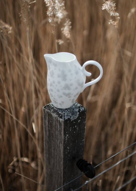 Hovedbilde Wik & Walsøe Slåpeblom Mugge Varm Grå 25 cl