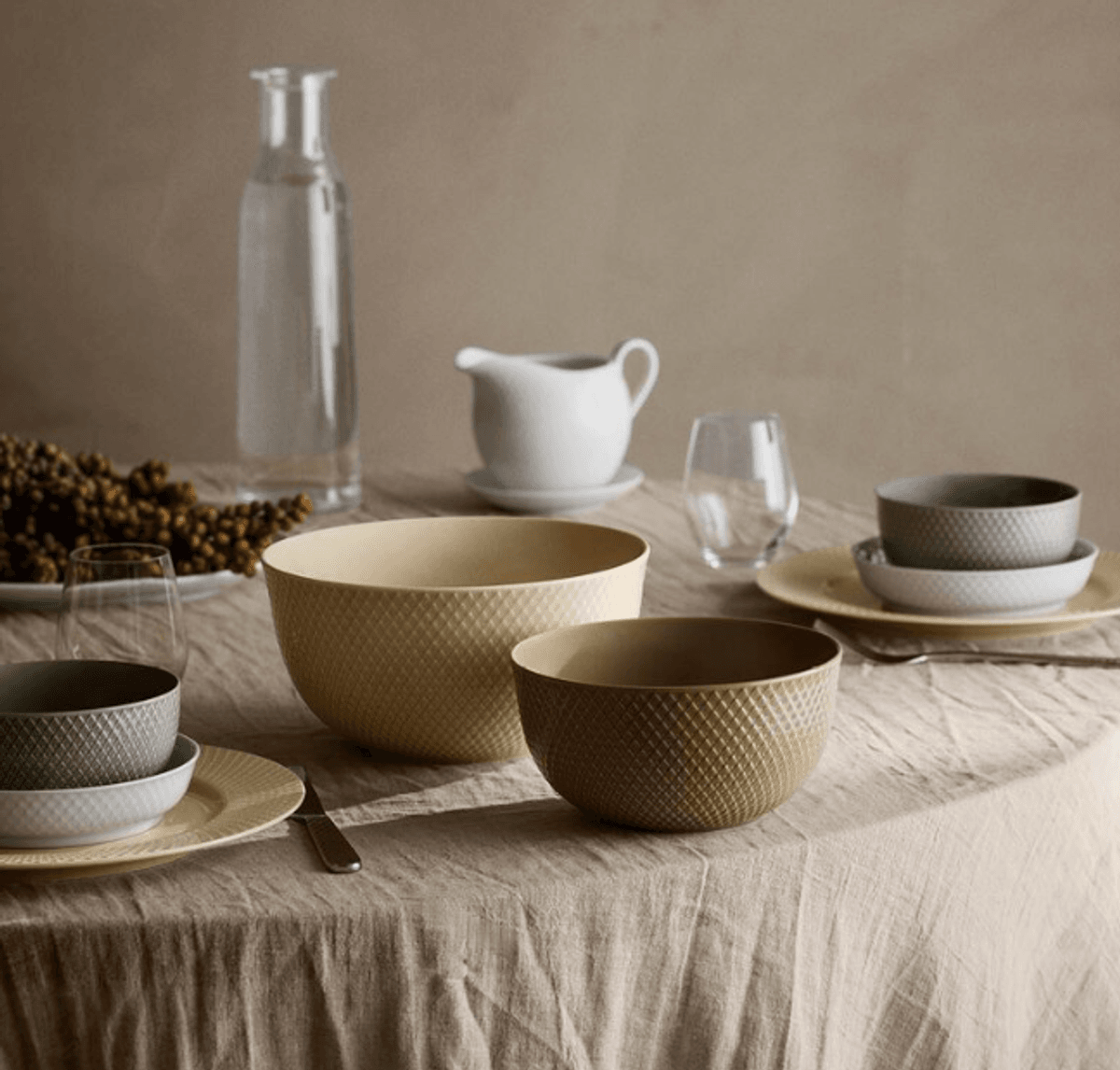 Lyngby Porcelæn Rhombe Earth Serveringsskål 22 cm, Marble