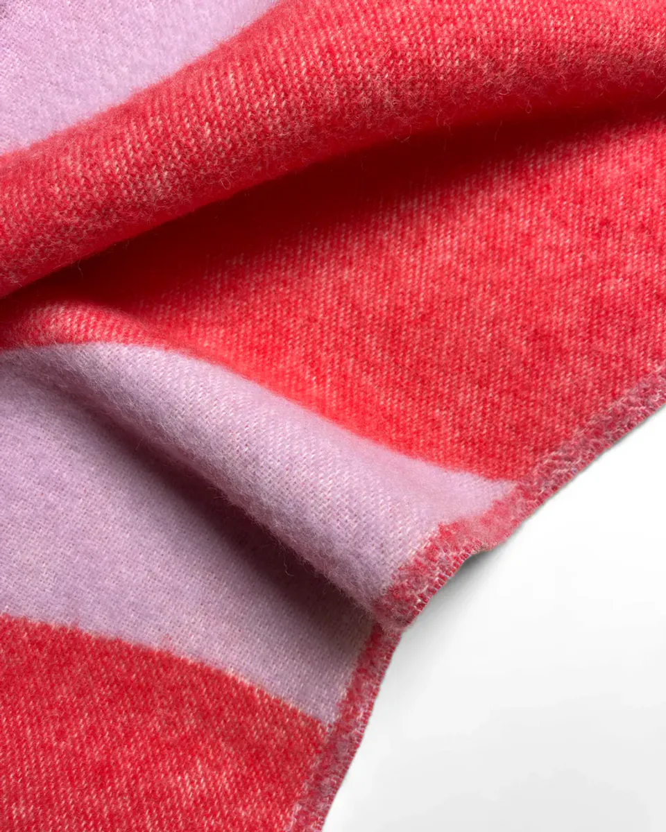 Maison Deux Swirl Pledd Lilla/Rød
