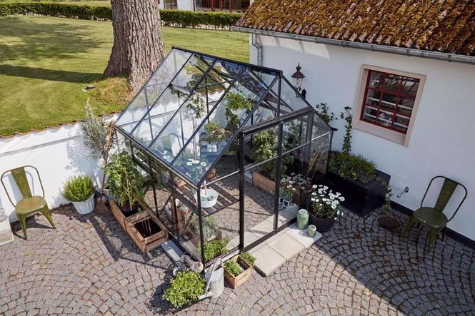 Hovedbilde Halls Drivhus Qube 8 Herdet Glass Sort 6,3 m²