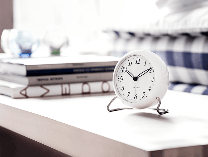 Hovedbilde Arne Jacobsen LK bordklokke med alarm