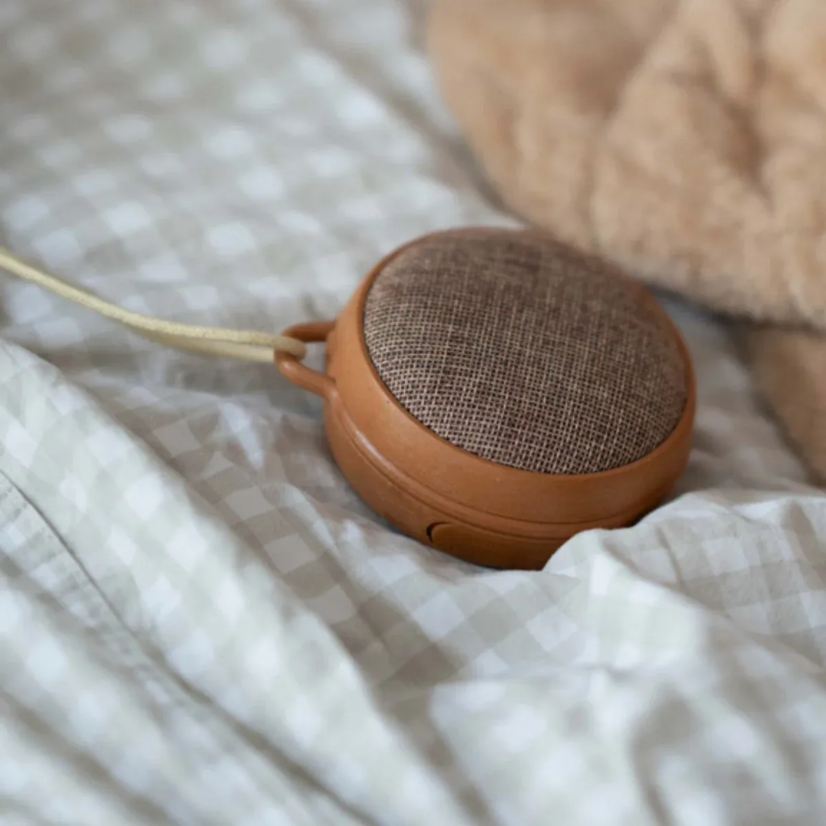 Membantu Echo01 White Noise-høyttaler Wood