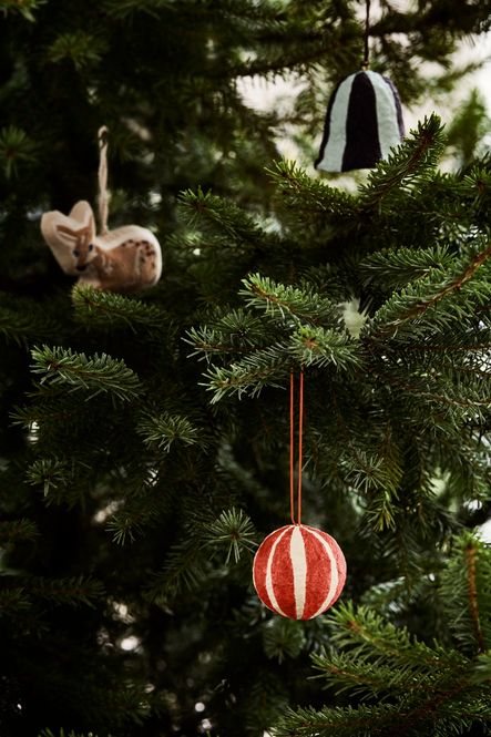 Hovedbilde Broste Copenhagen Sphere Julekule Liten Lilla